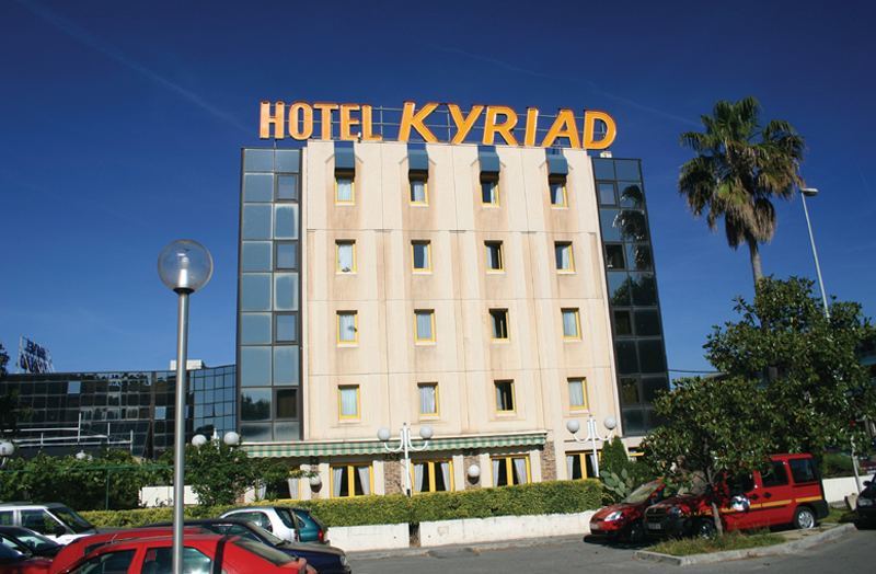 Kyriad - Stade 3*